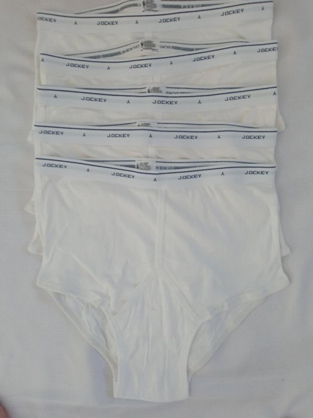 Jockey men's classic cotton briefs (size 44) 5-pack - NEW